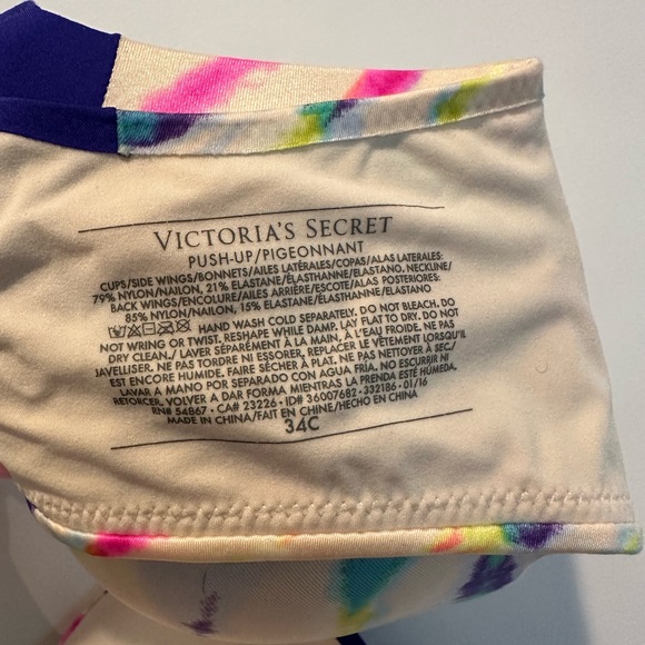 Perfect condition! Never worn! Victoria’s Secret push up bra in size 34c - Picture 2 of 2